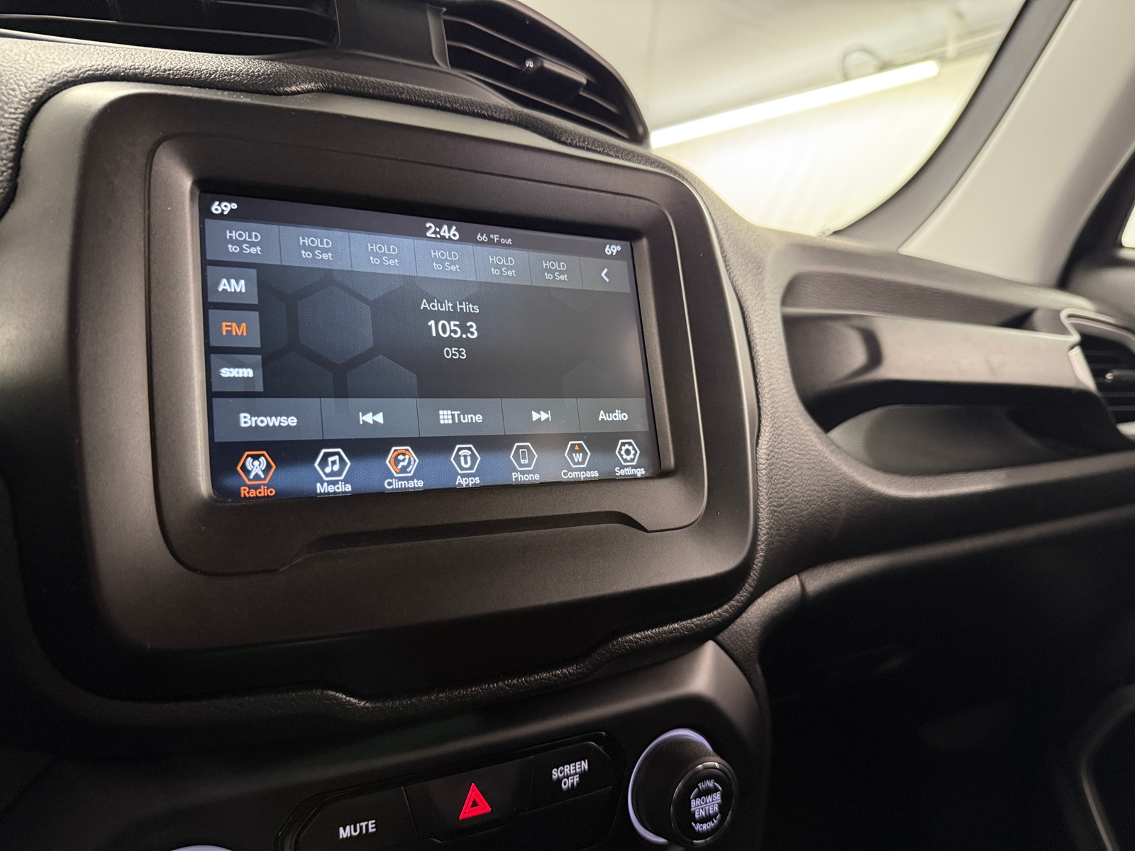 Thumbnail: 2020 Jeep Renegade - 4