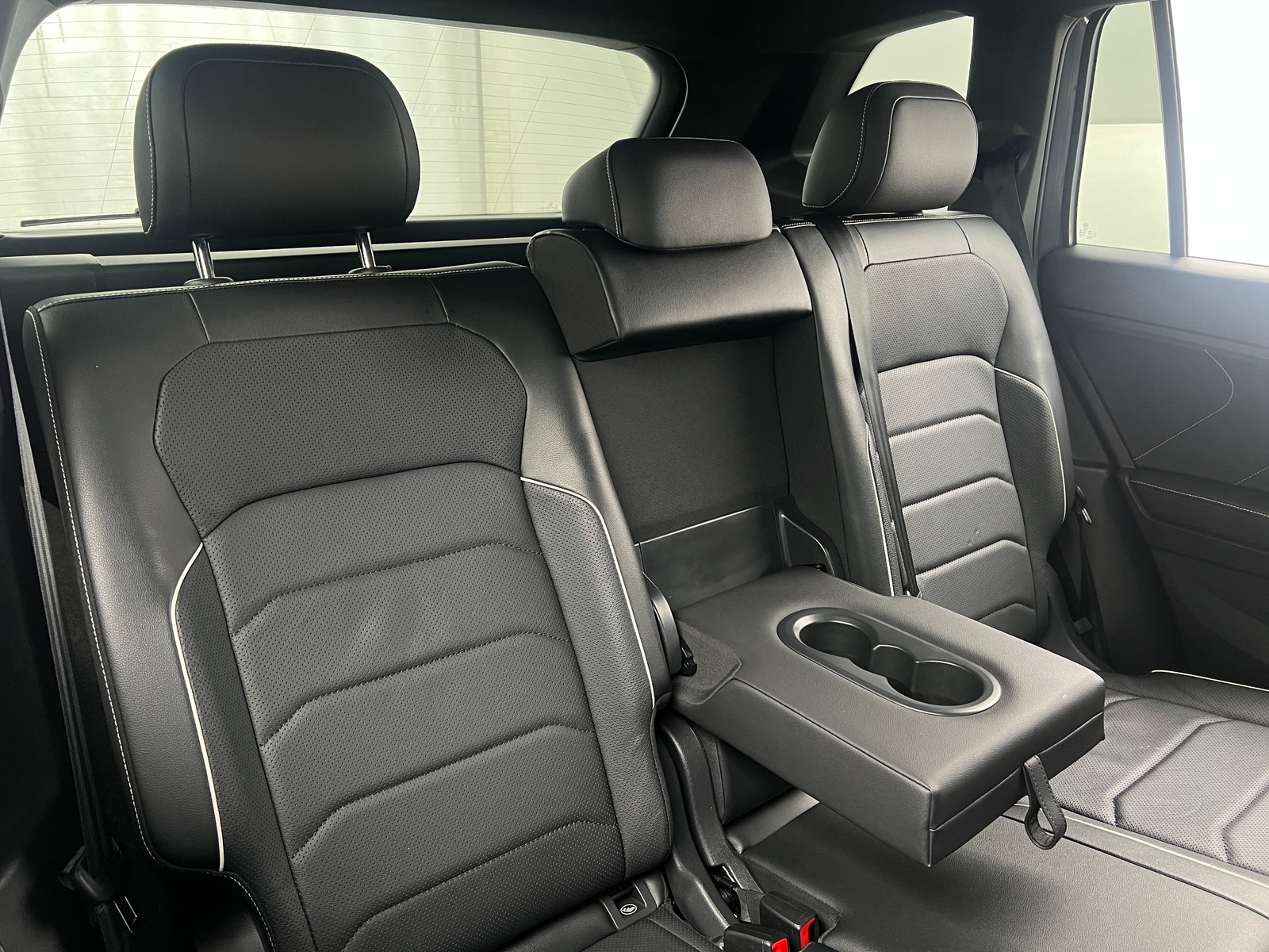 Thumbnail: 2022 Volkswagen Tiguan - 5