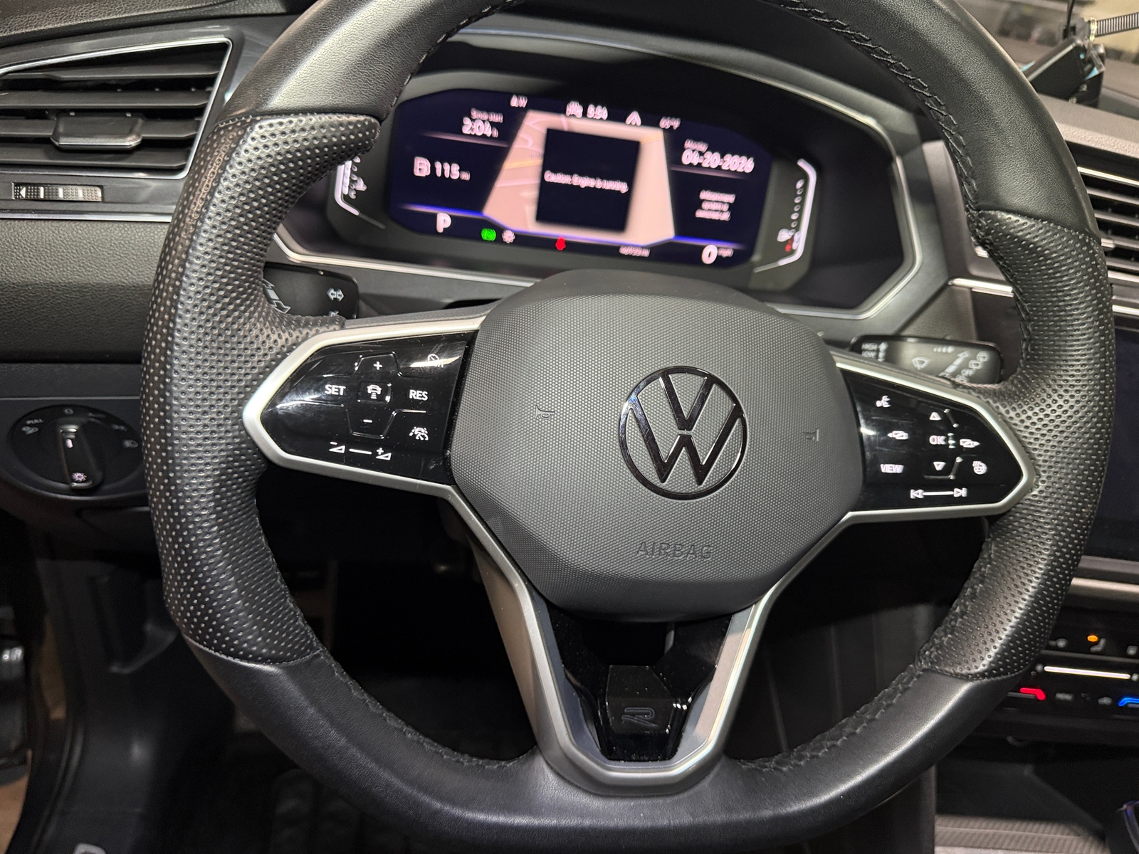 Thumbnail: 2022 Volkswagen Tiguan - 4