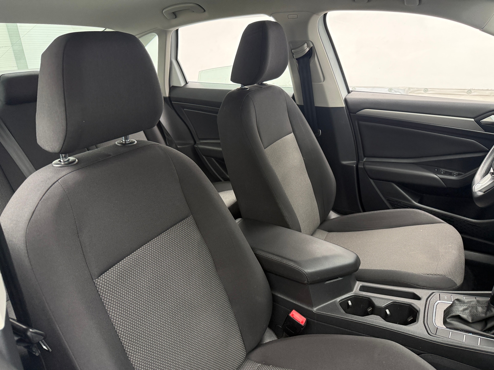 Thumbnail: 2019 Volkswagen Jetta - 2
