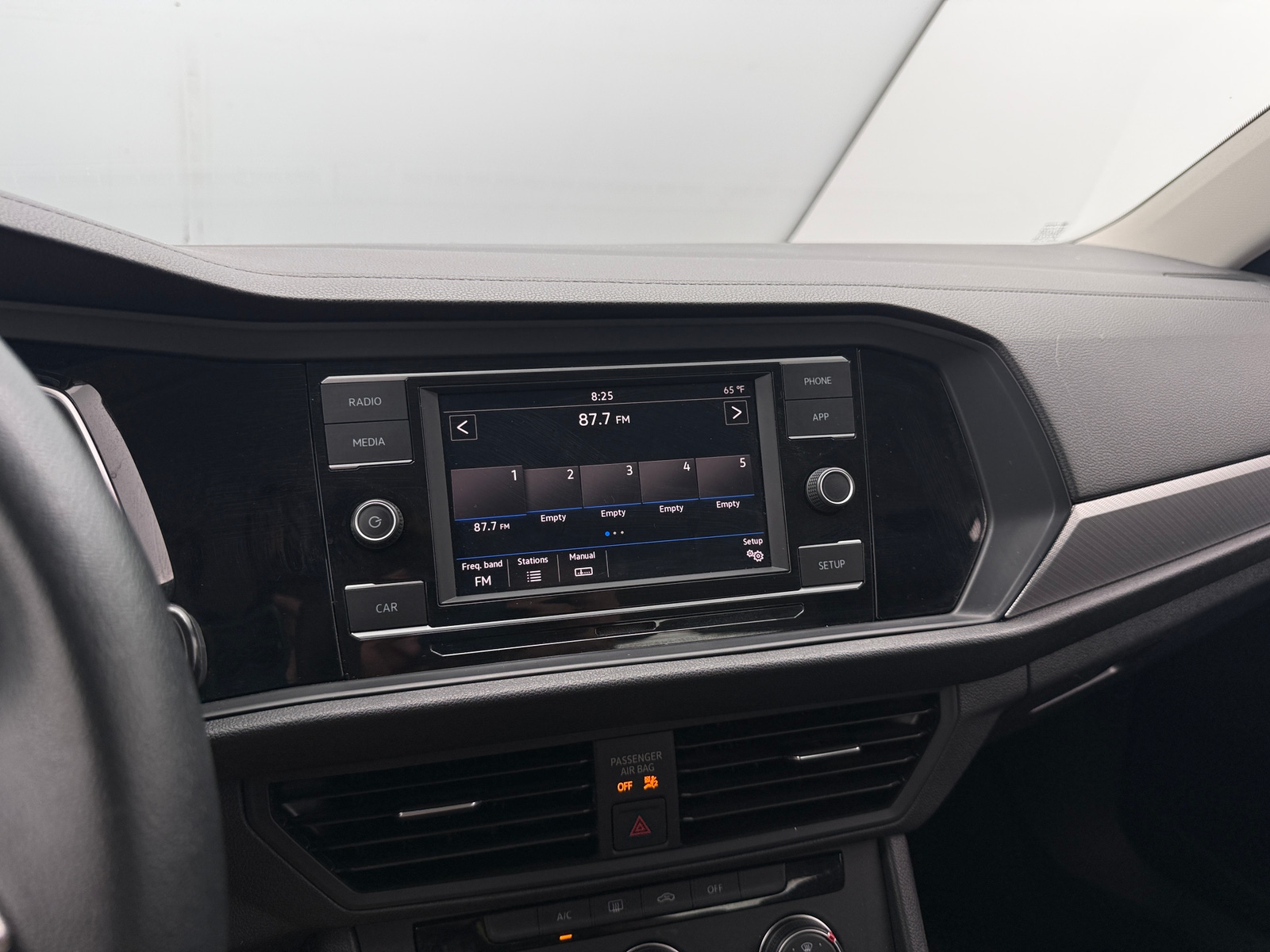 Thumbnail: 2019 Volkswagen Jetta - 4