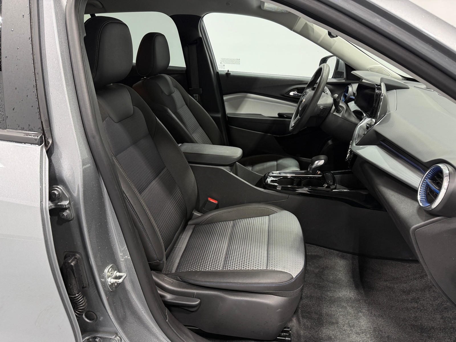 Thumbnail: 2025 Chevrolet Trax - 2