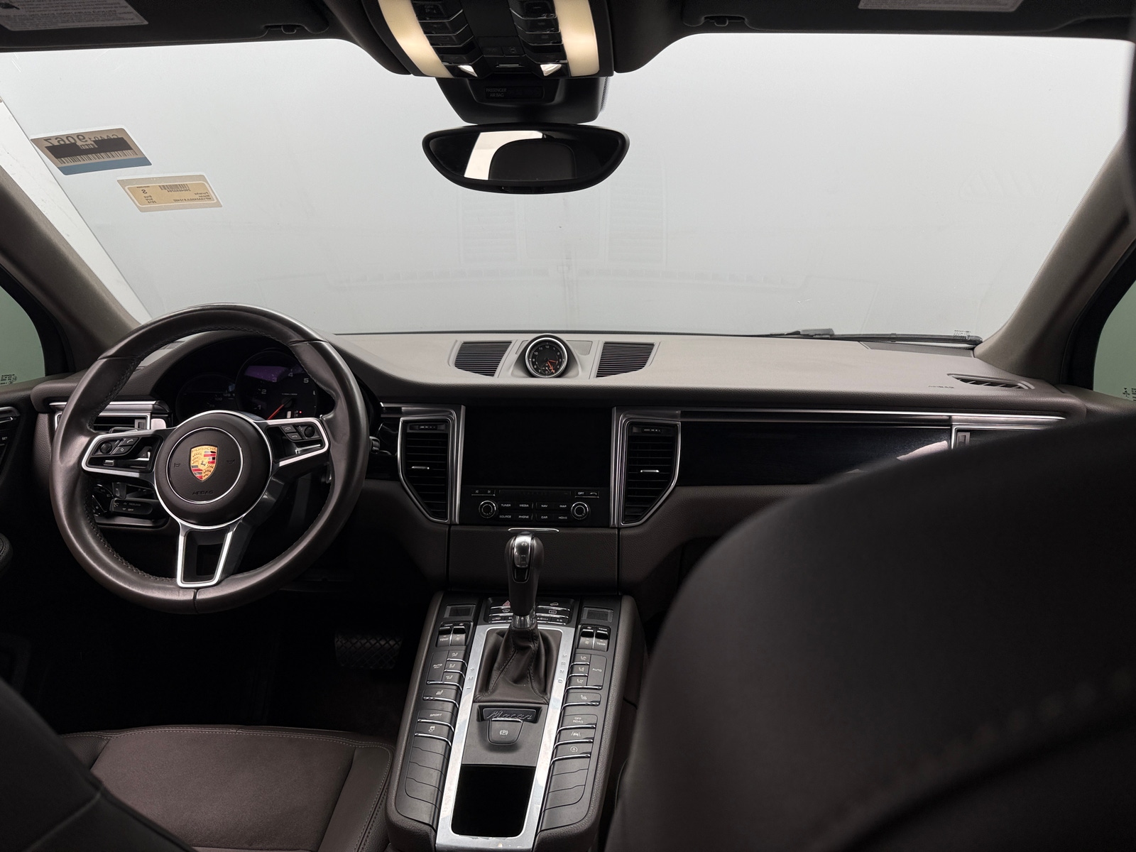 Thumbnail: 2018 Porsche Macan - 3