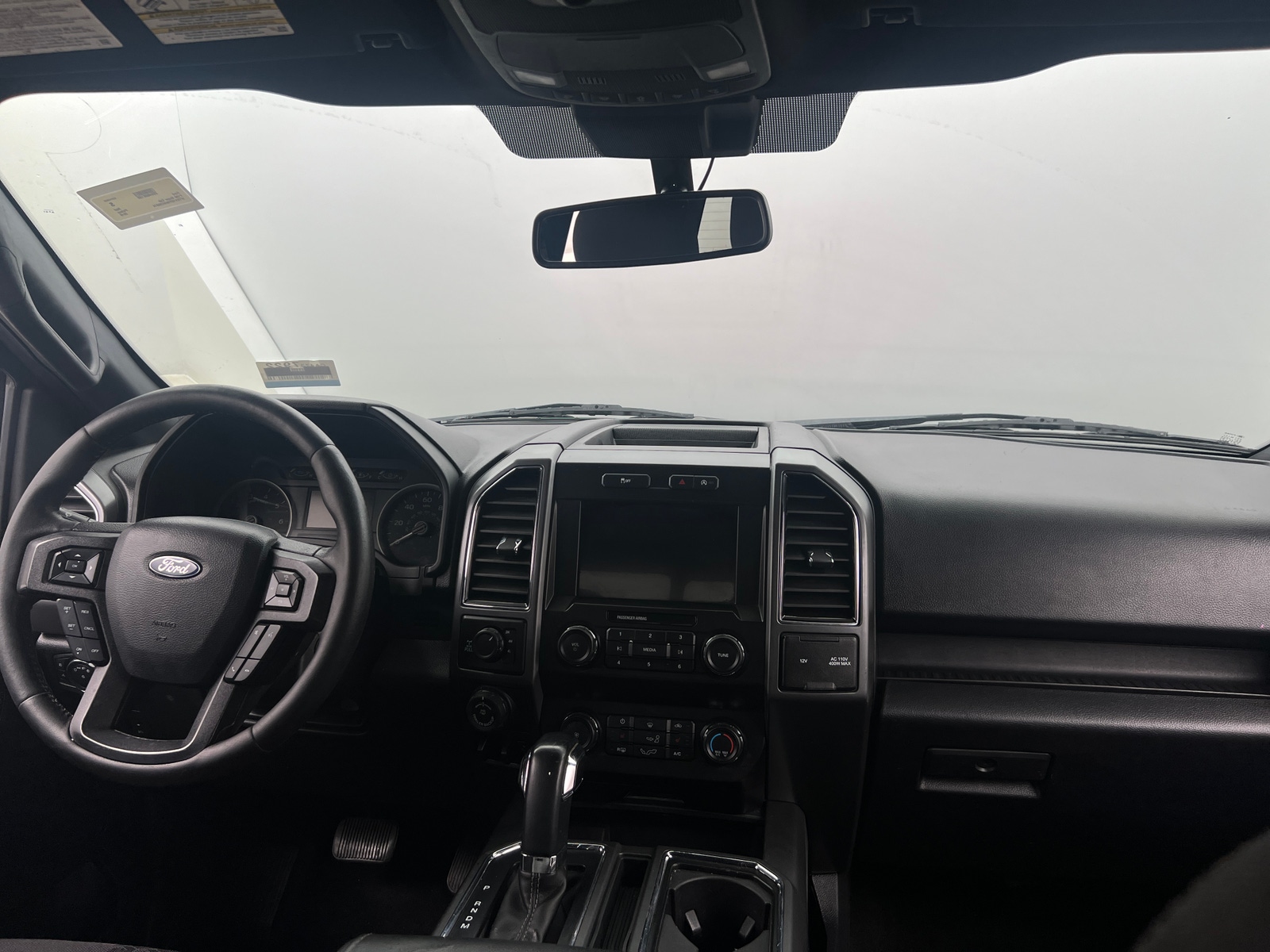 Thumbnail: 2019 Ford Econoline - 3