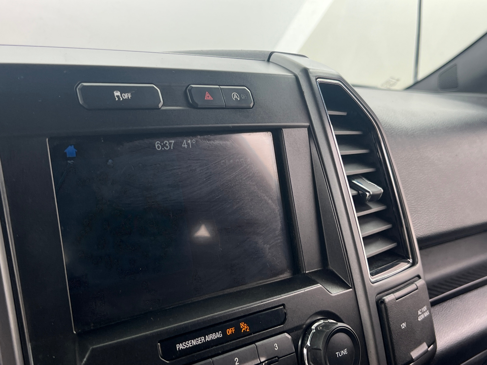 Thumbnail: 2019 Ford Econoline - 4