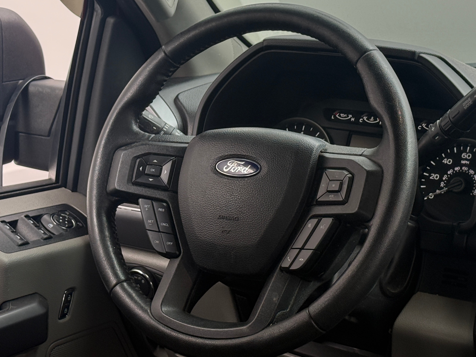 Thumbnail: 2019 Ford Econoline - 5