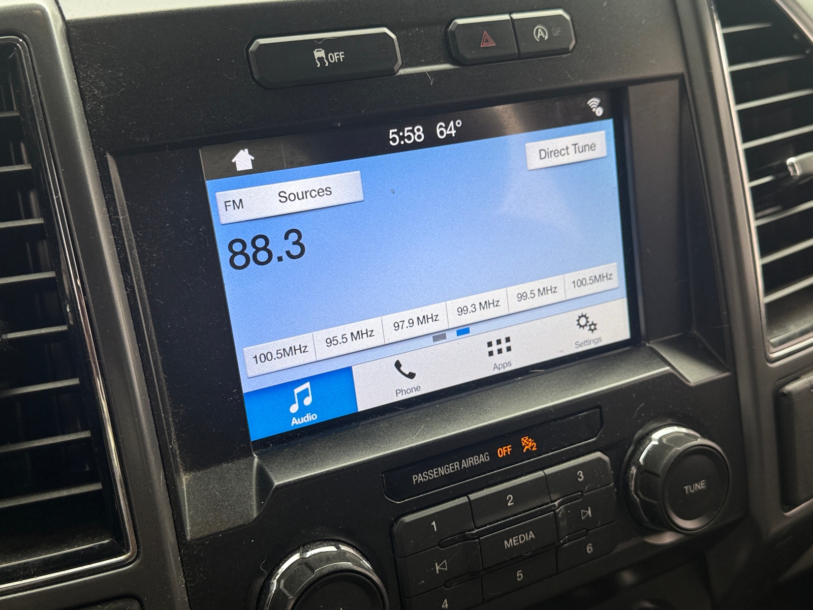 Thumbnail: 2019 Ford Econoline - 4