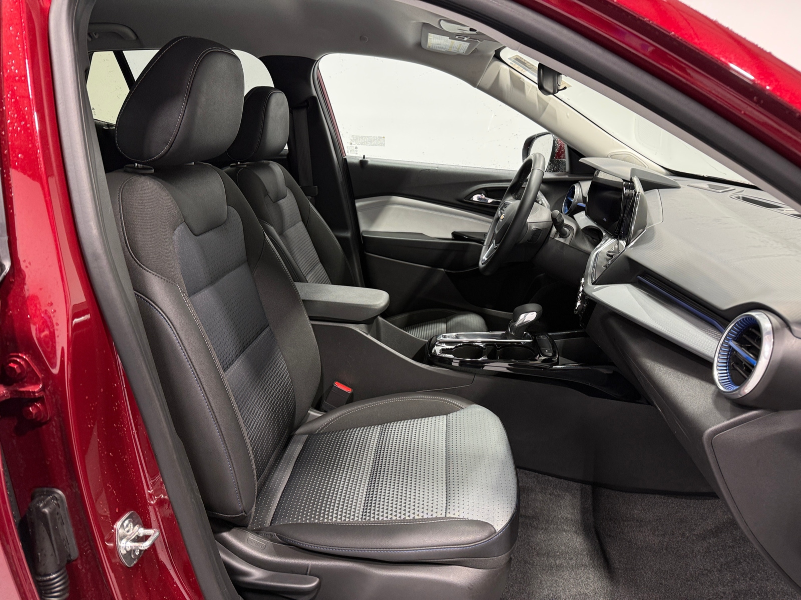 Thumbnail: 2025 Chevrolet Trax - 2