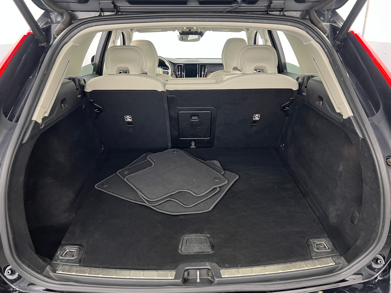 Thumbnail: 2021 Volvo XC60 - 6