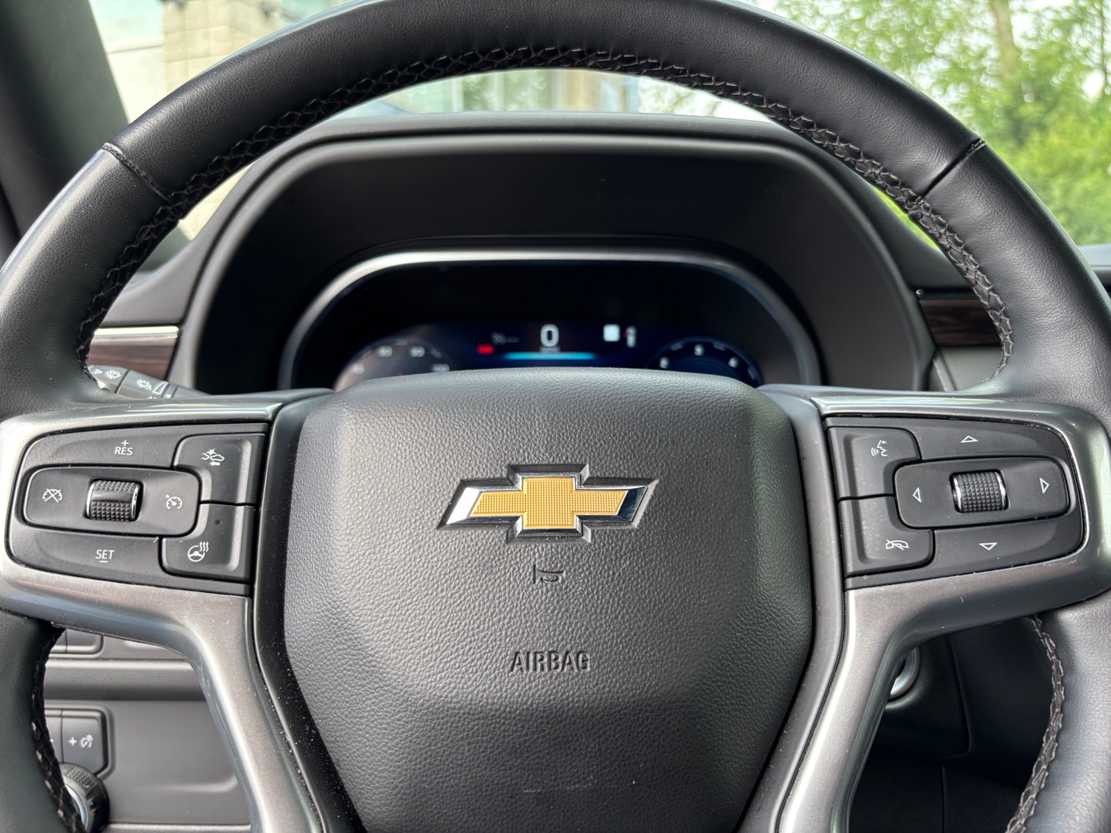 Thumbnail: 2023 Chevrolet Tahoe - 5