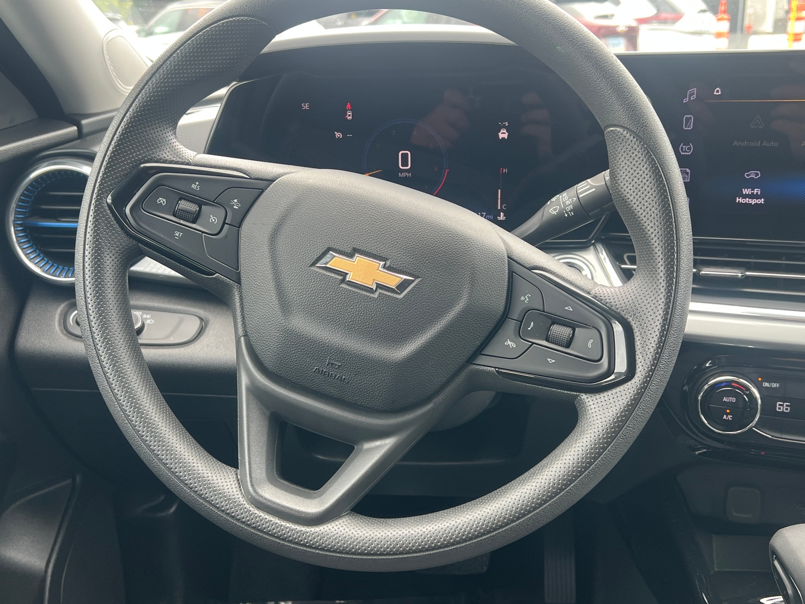 Thumbnail: 2025 Chevrolet Trax - 5