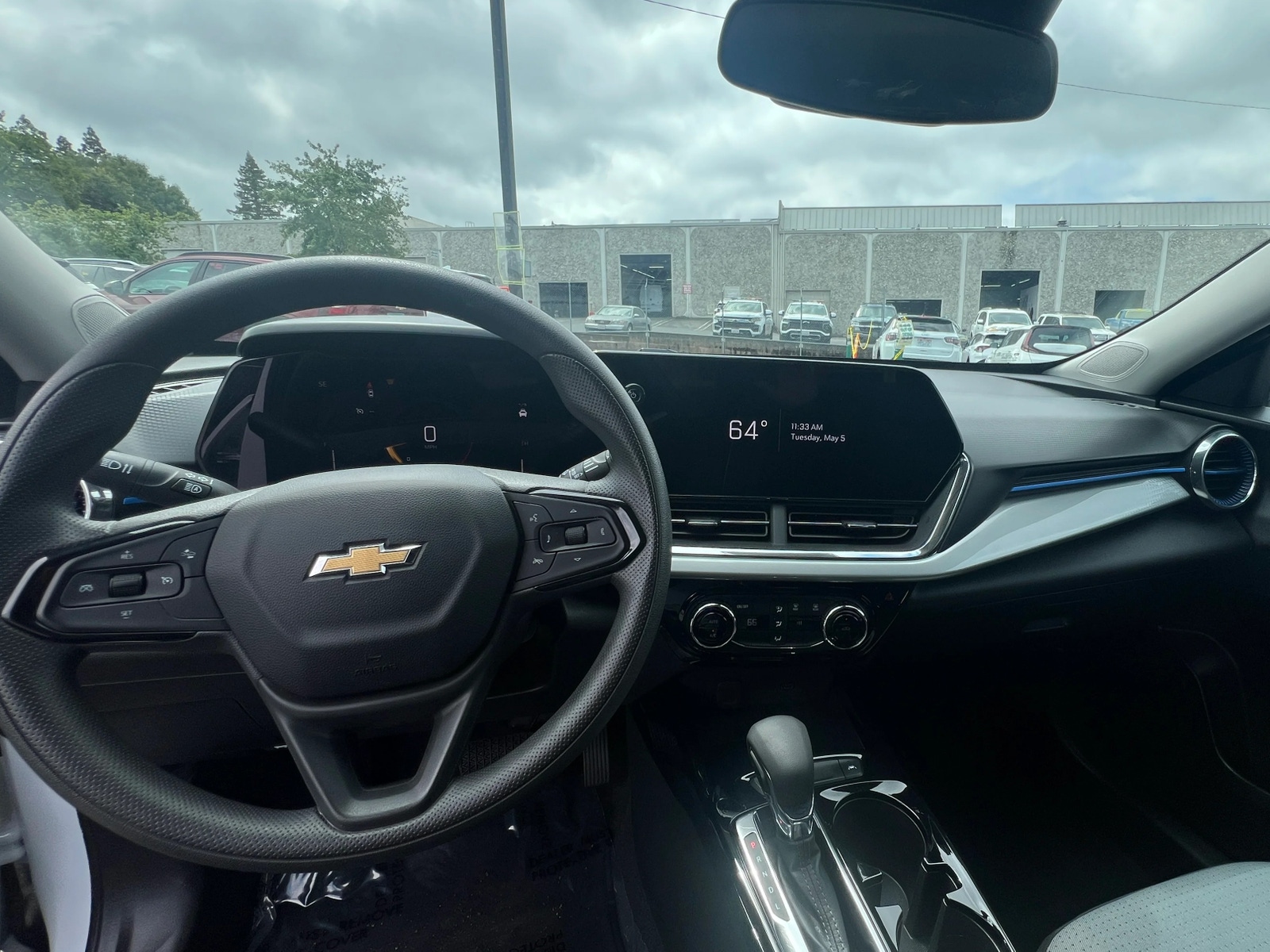 Thumbnail: 2025 Chevrolet Trax - 3