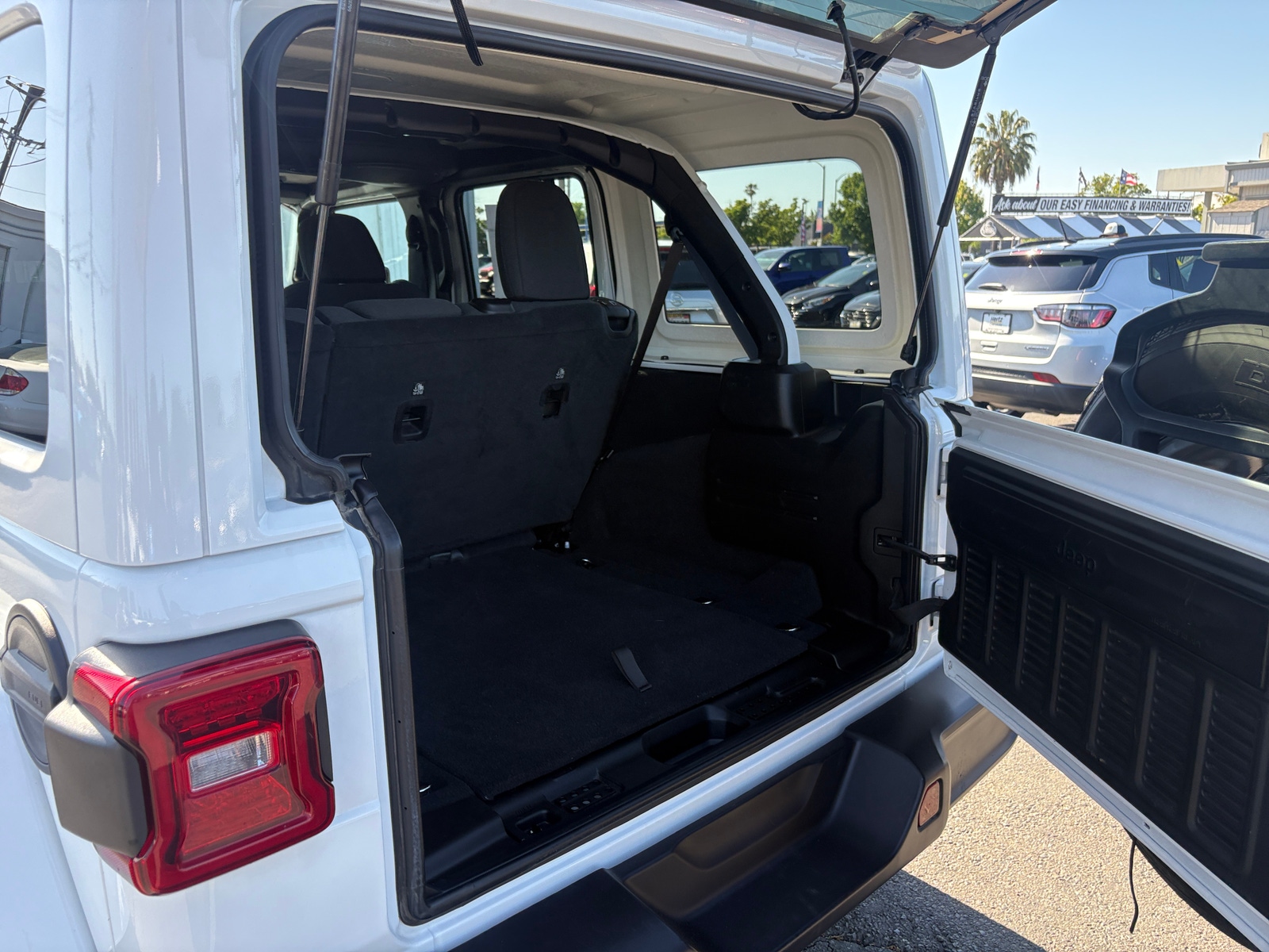 Thumbnail: 2025 Jeep Wrangler - 6