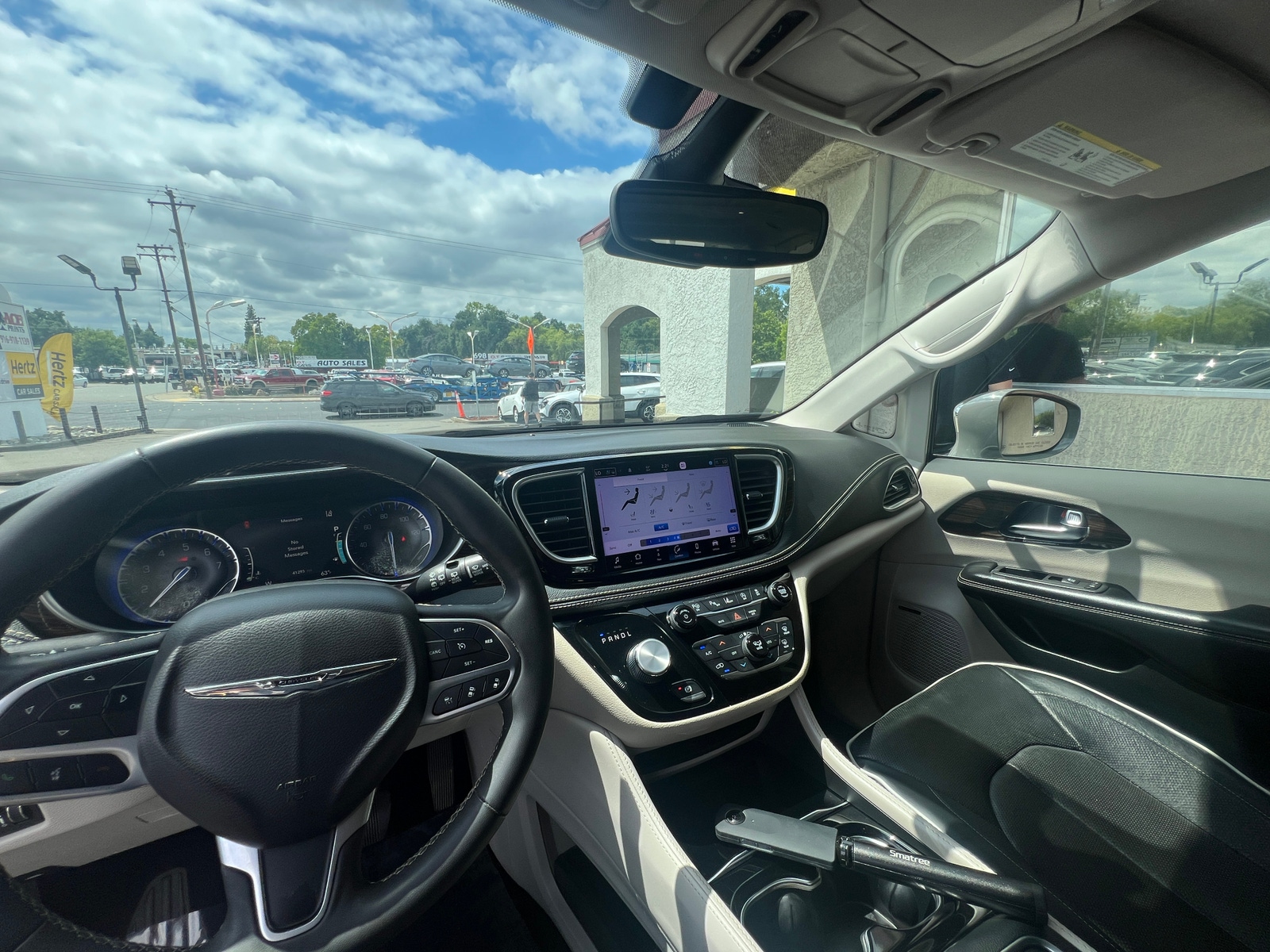 Thumbnail: 2022 Chrysler Pacifica - 2