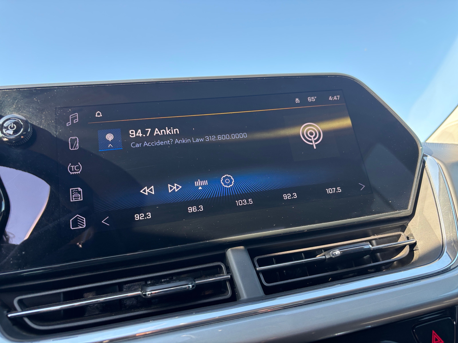 Thumbnail: 2025 Chevrolet Trax - 4