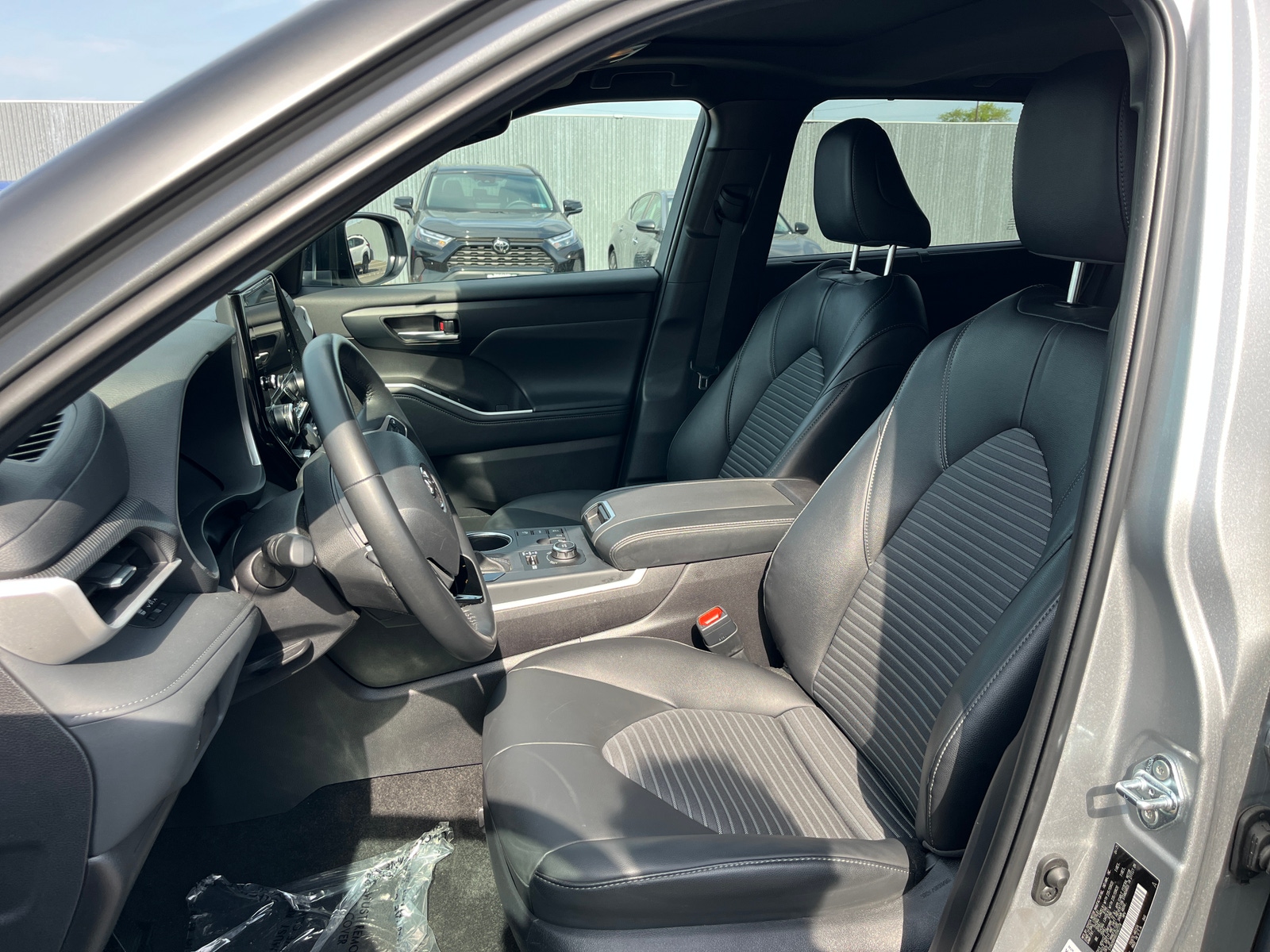 Thumbnail: 2025 Toyota Highlander - 2