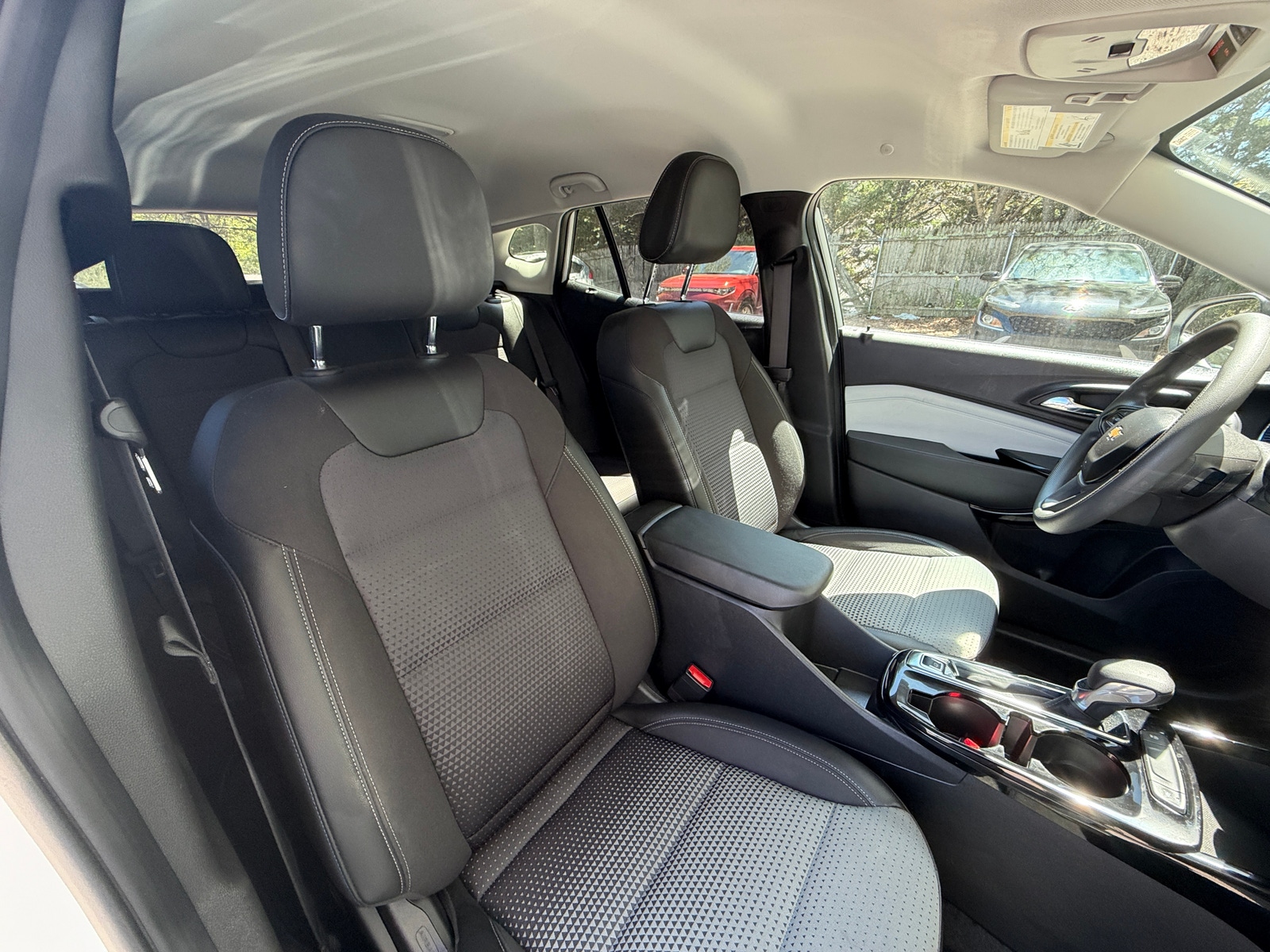 Thumbnail: 2025 Chevrolet Trax - 2