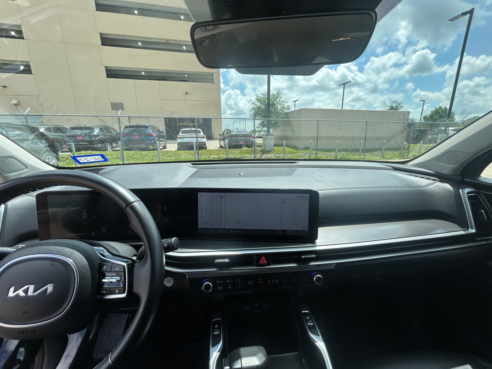 Thumbnail: 2024 Kia Sorento - 3