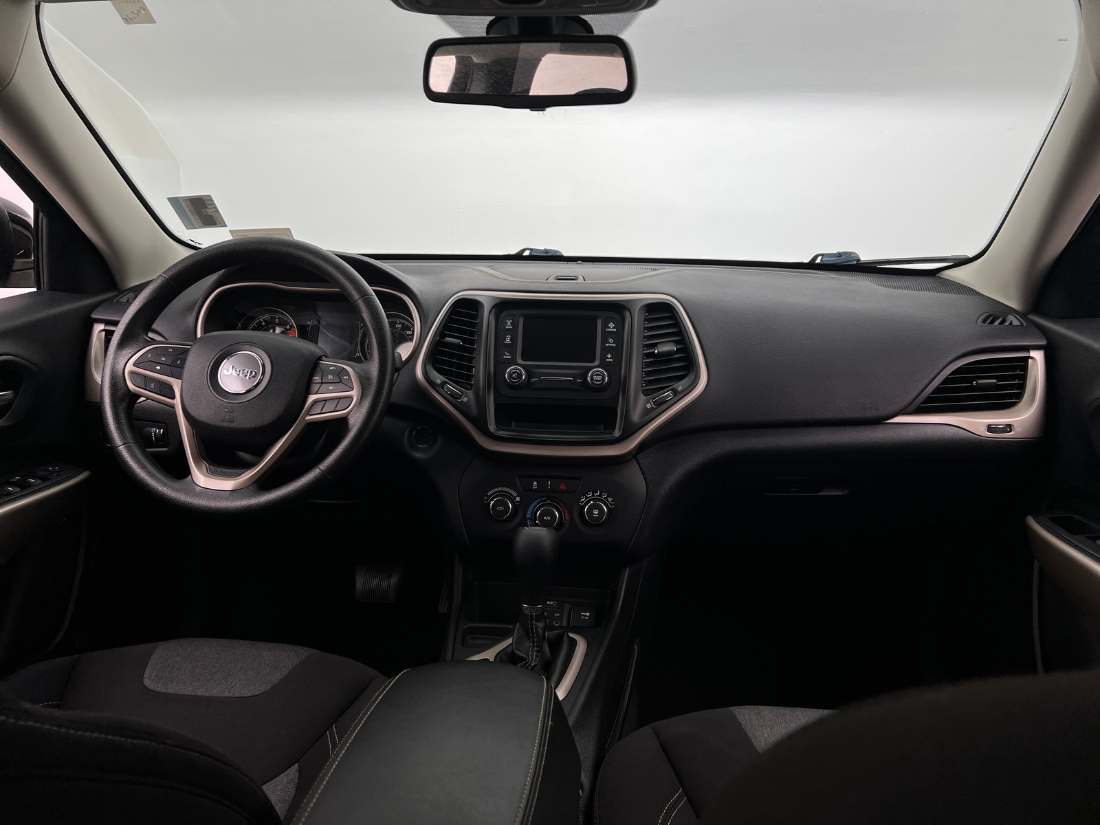 Thumbnail: 2018 Jeep Cherokee - 3