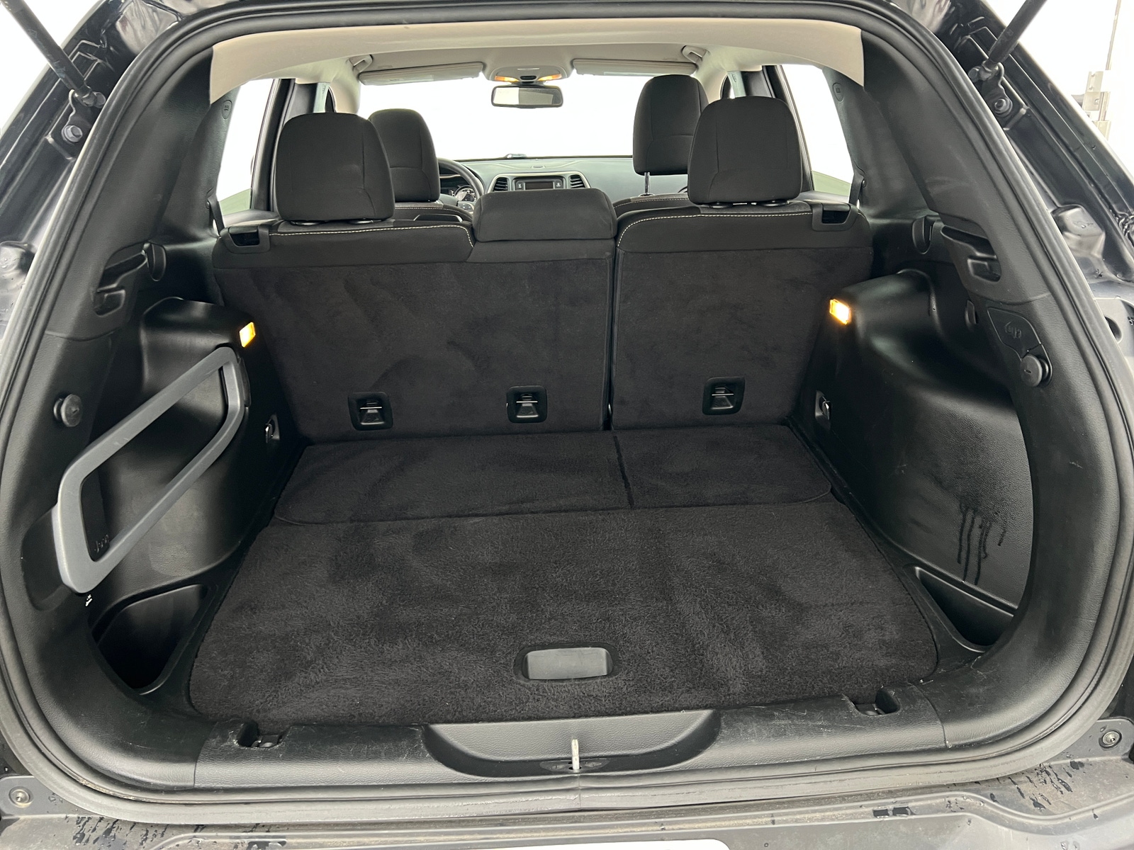 Thumbnail: 2018 Jeep Cherokee - 7