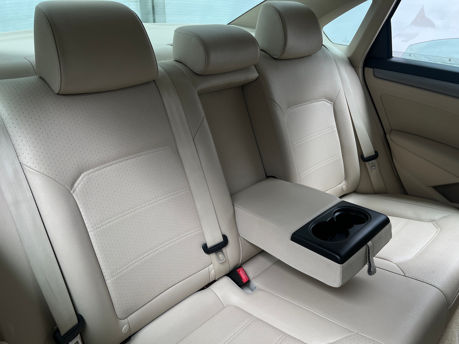 Thumbnail: 2014 Volkswagen Passat - 5