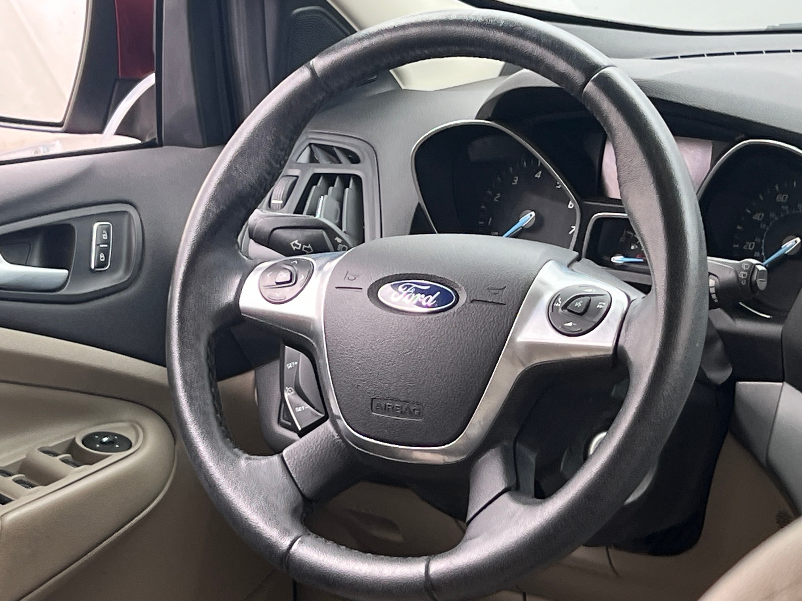 Thumbnail: 2015 Ford Escape - 4