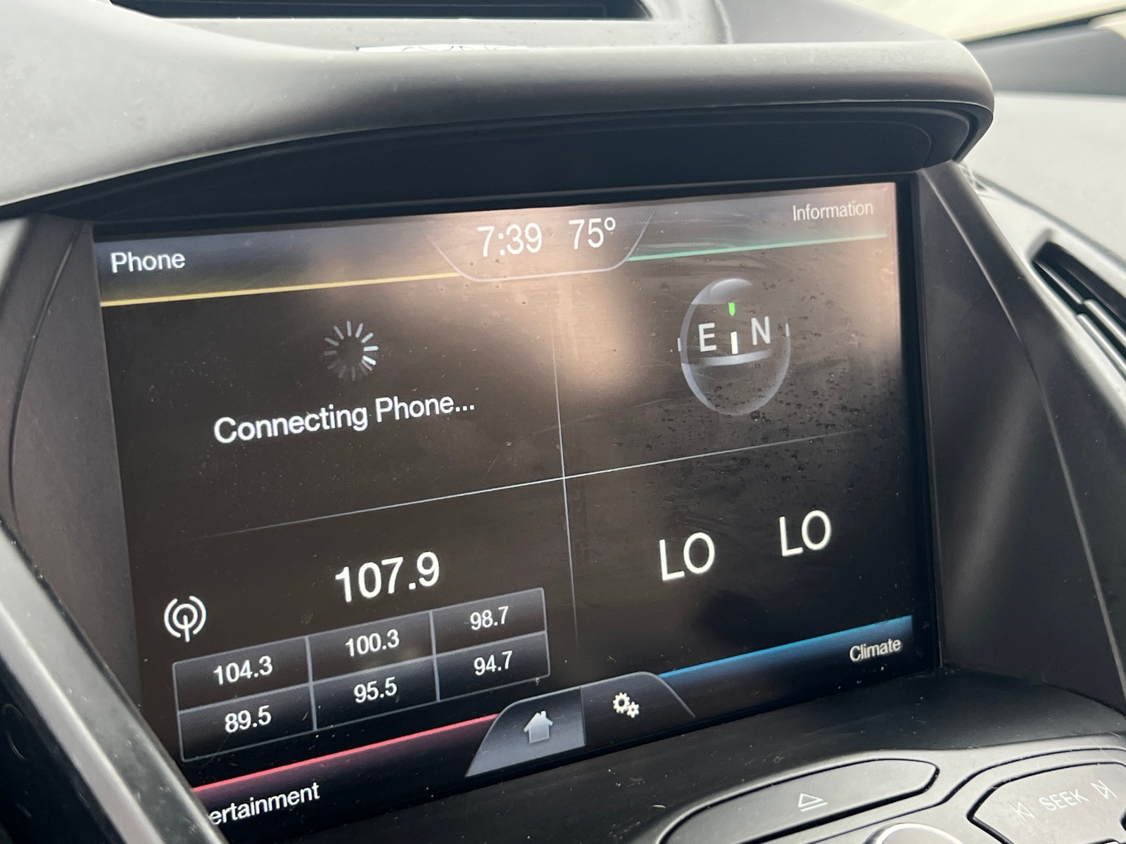 Thumbnail: 2015 Ford Escape - 3