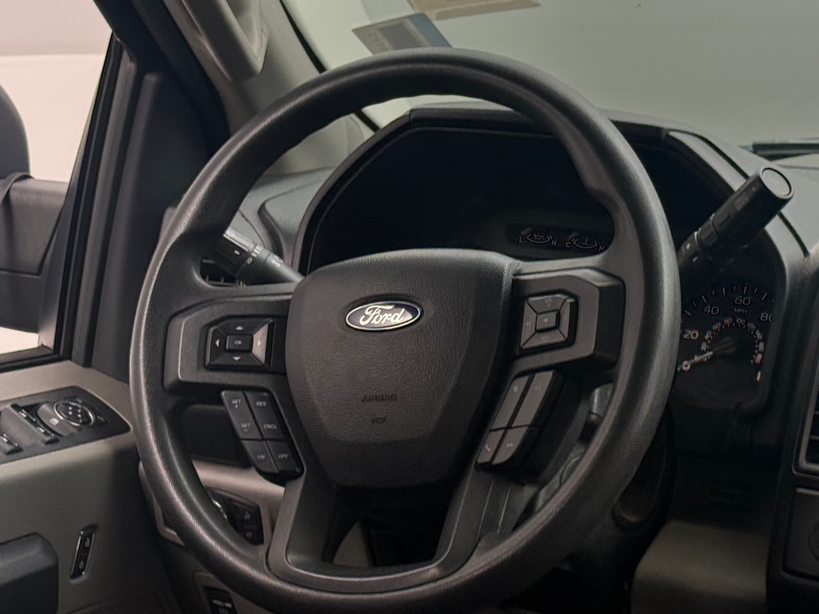 Thumbnail: 2018 Ford Econoline - 5
