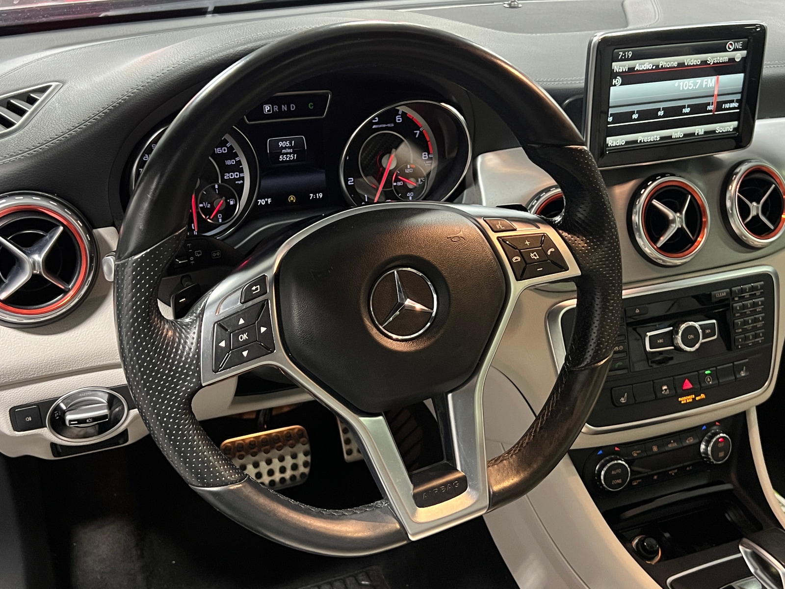 Thumbnail: 2015 Mercedes-Benz GLA - 4