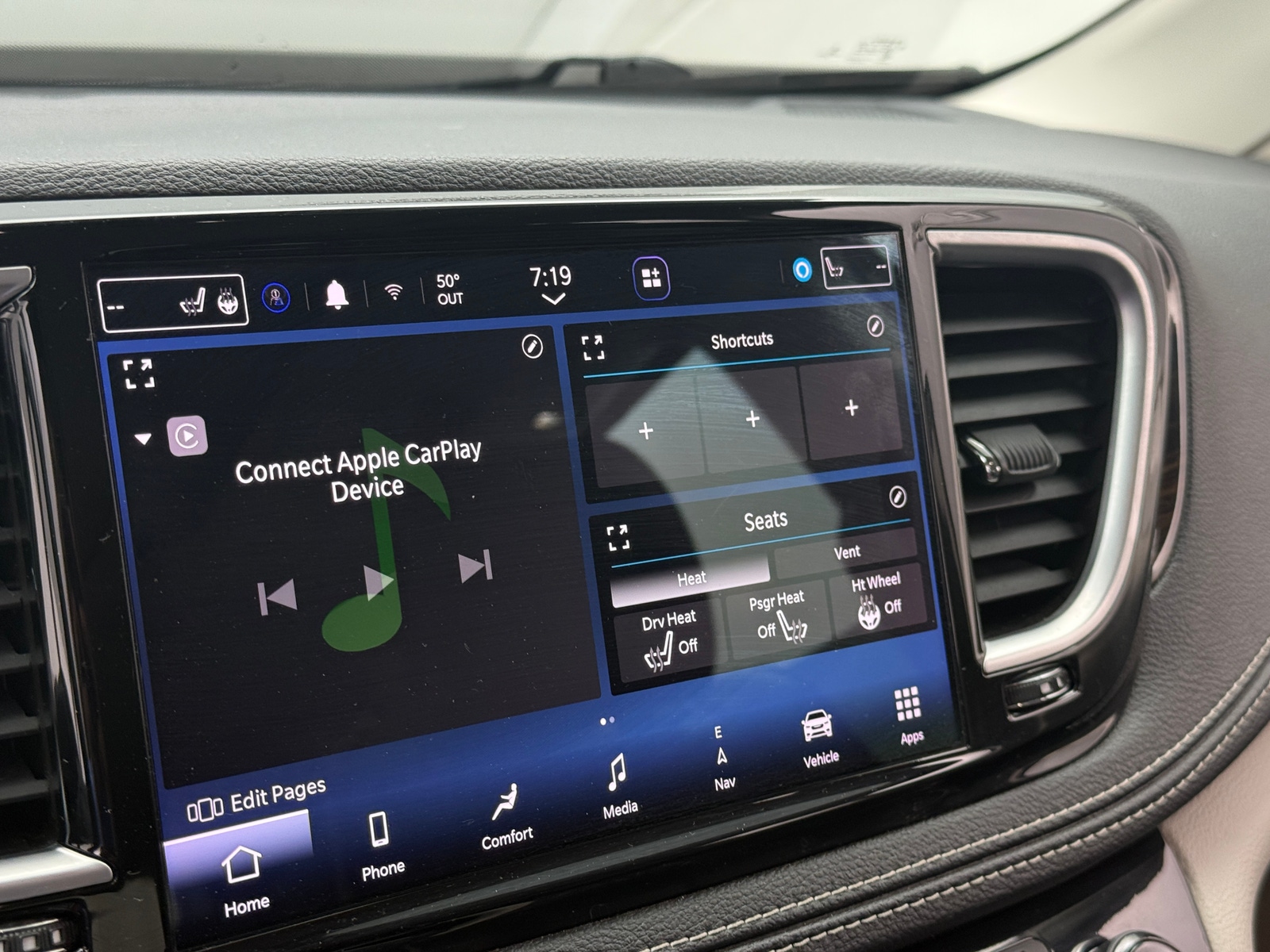 Thumbnail: 2022 Chrysler Pacifica - 3