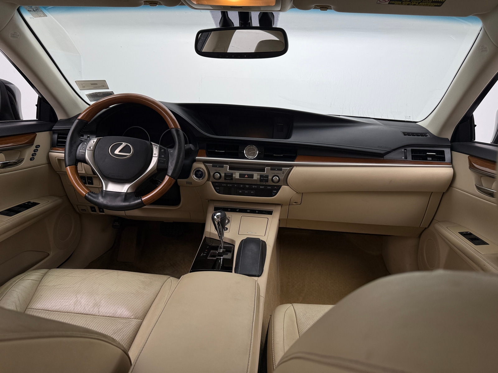 Thumbnail: 2015 Lexus ES - 2