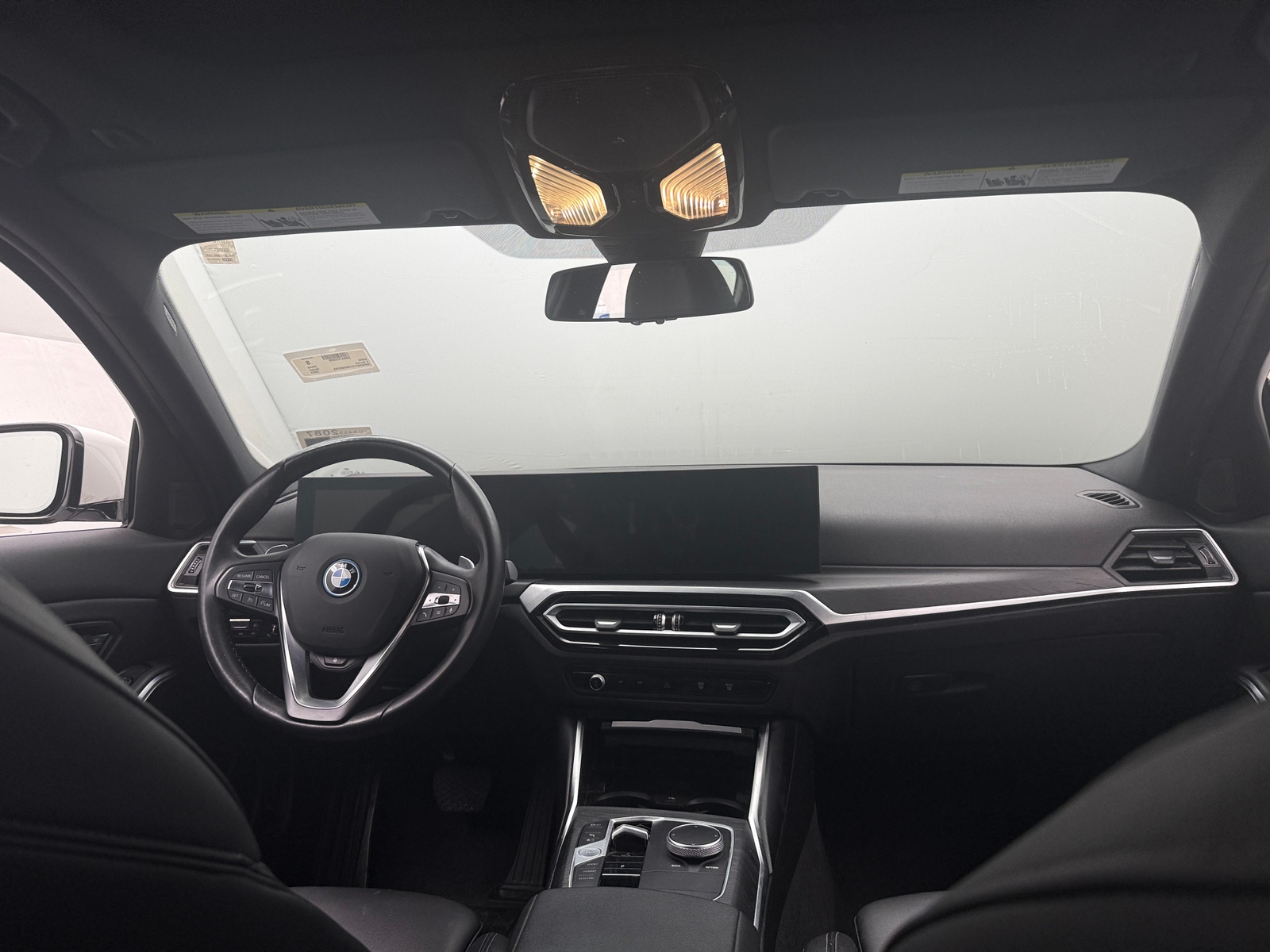 Thumbnail: 2024 BMW 3 Series - 2