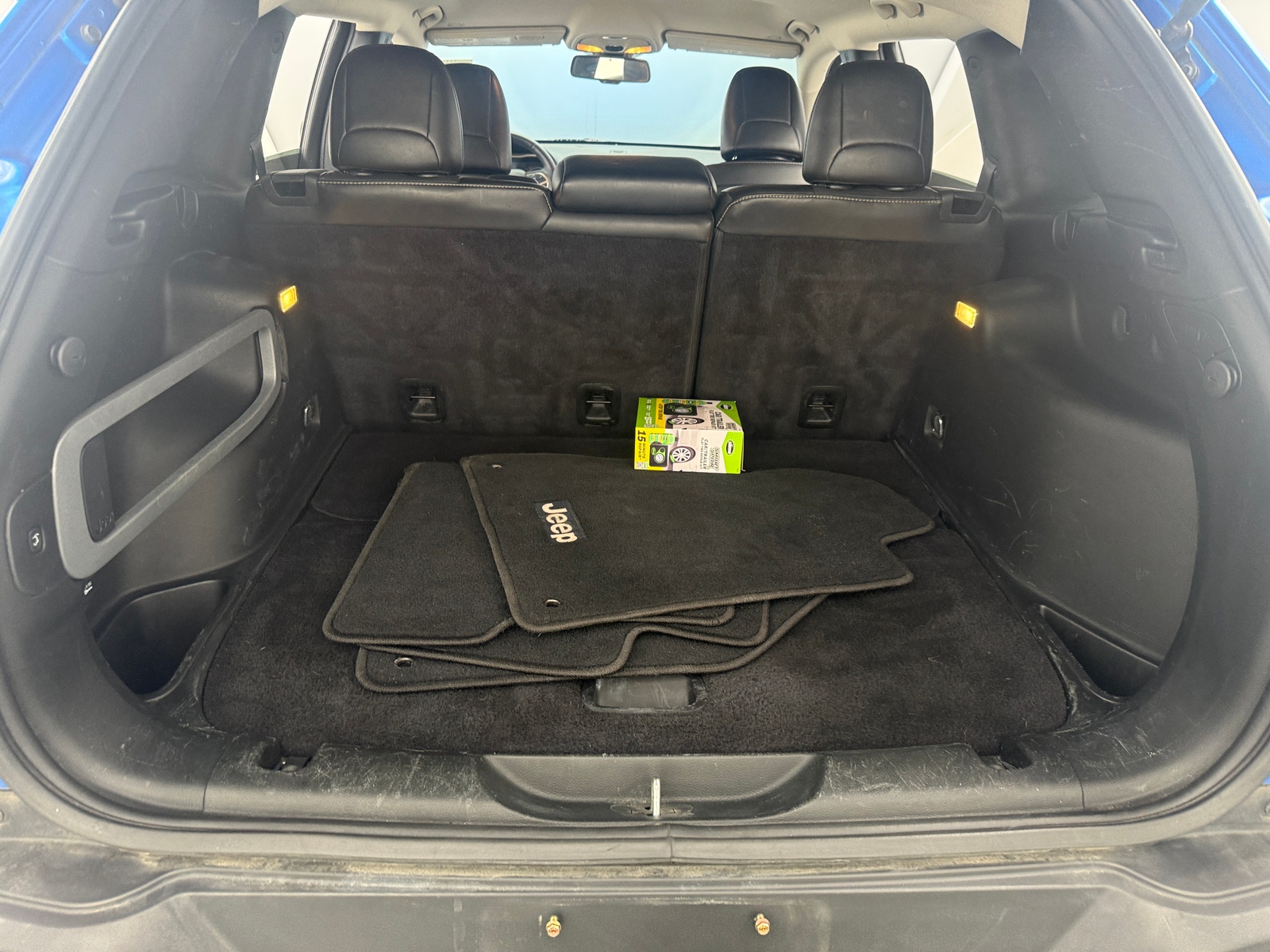 Thumbnail: 2018 Jeep Cherokee - 6