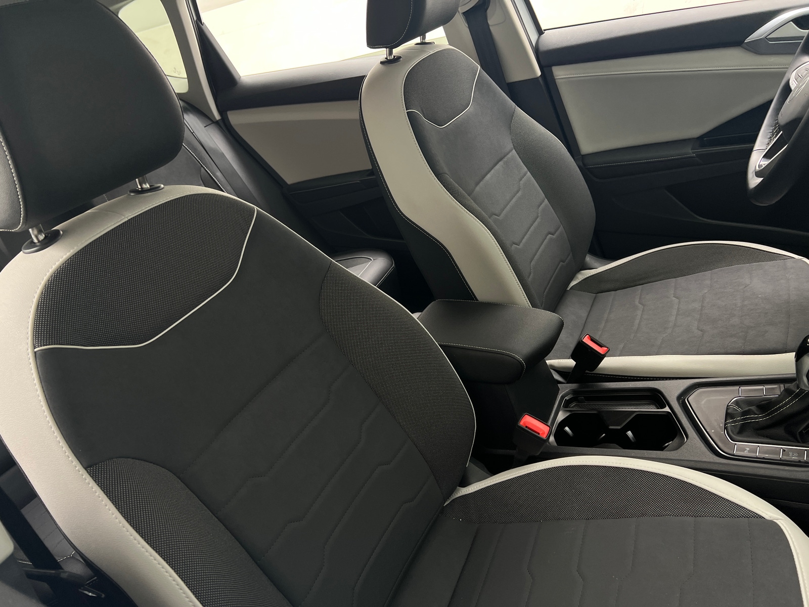 Thumbnail: 2025 Volkswagen Taos - 2