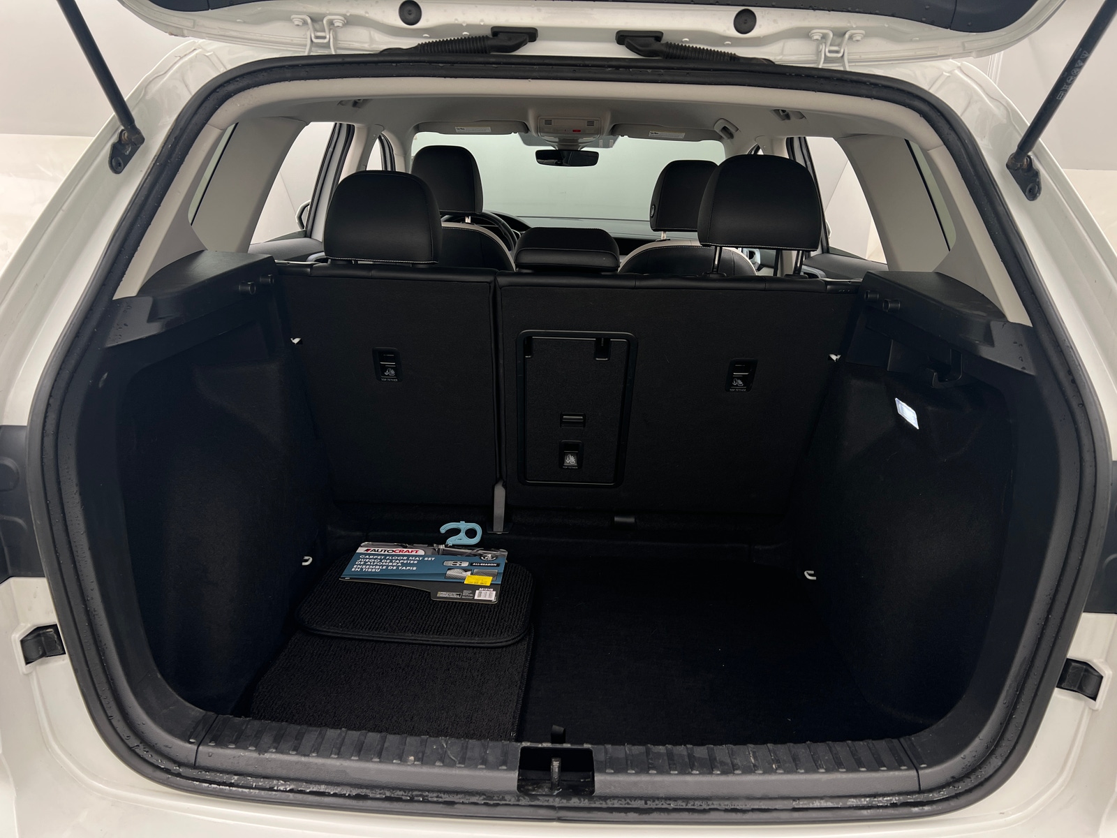 Thumbnail: 2025 Volkswagen Taos - 7