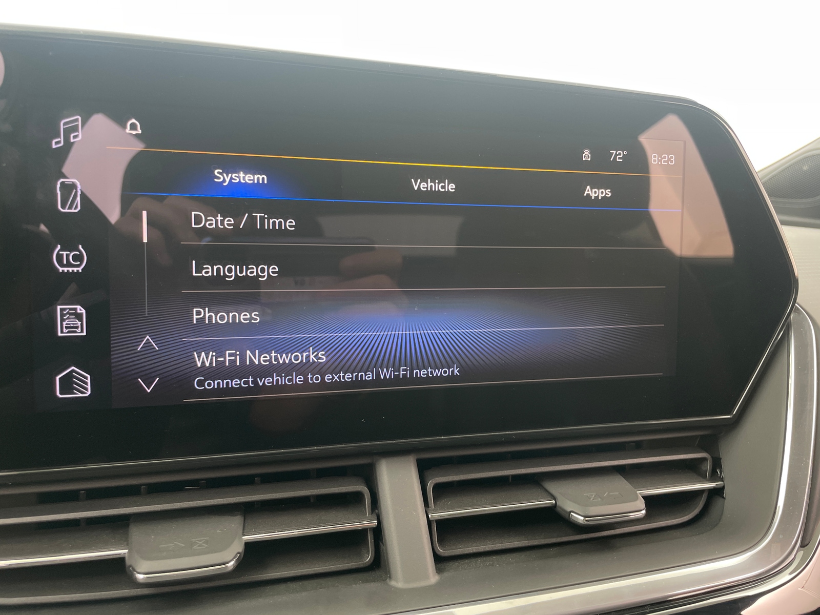 Thumbnail: 2024 Chevrolet Trax - 3