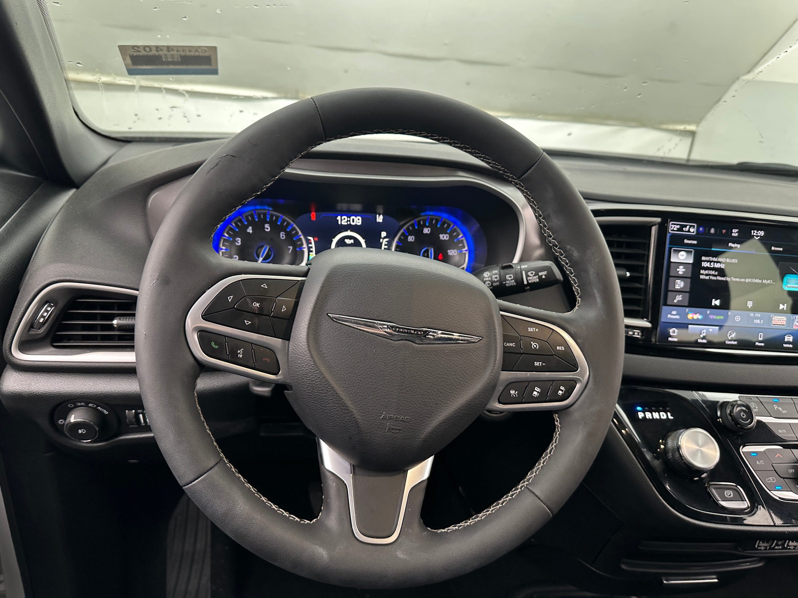 Thumbnail: 2025 Chrysler Pacifica - 4
