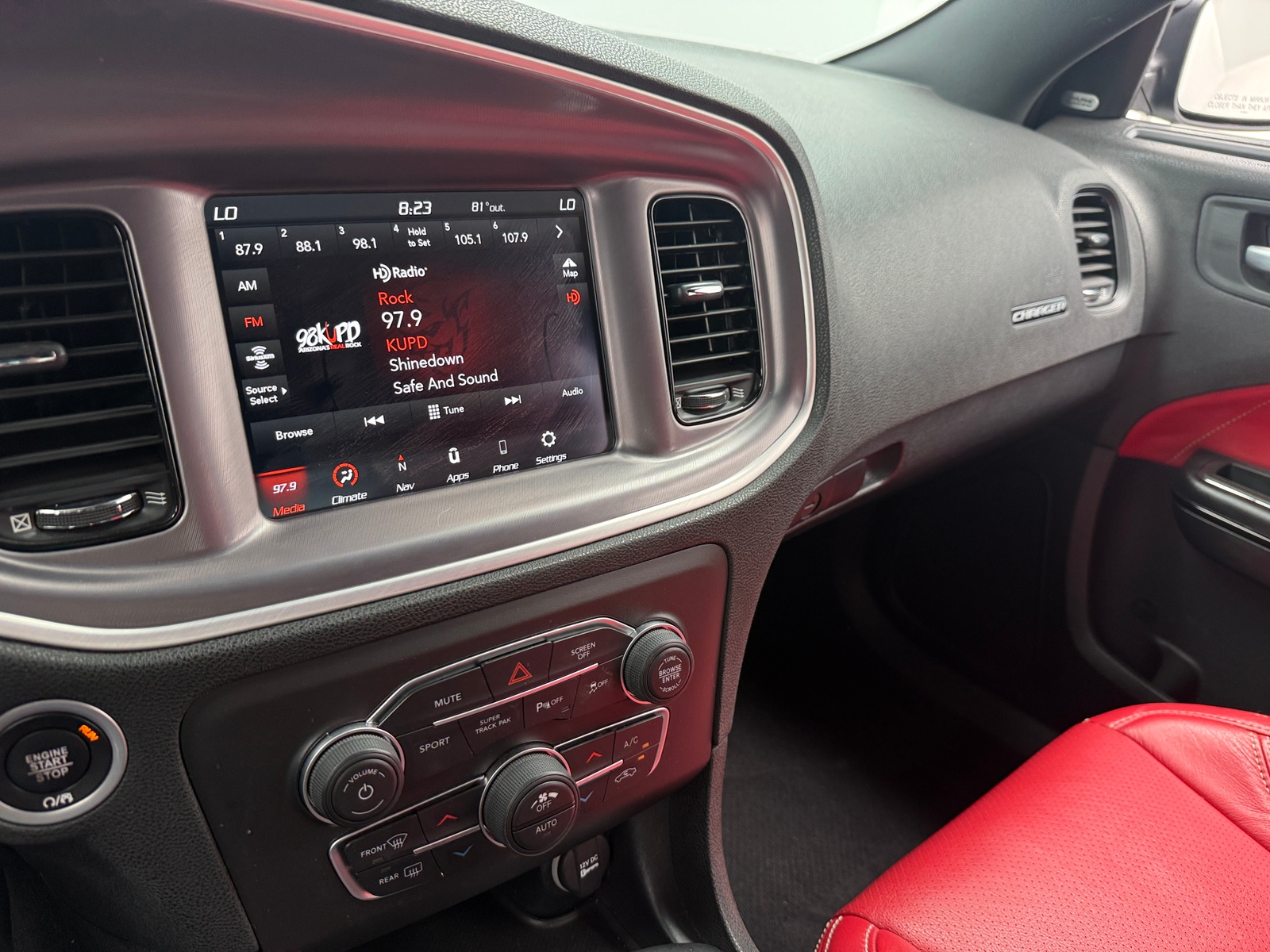 Thumbnail: 2022 Dodge Charger - 4