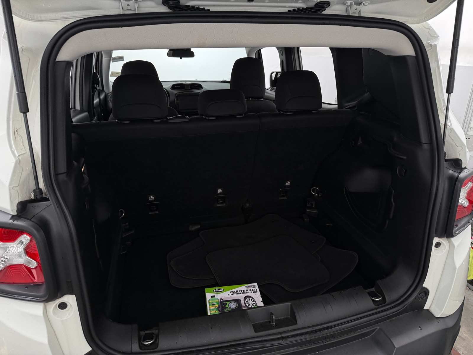 Thumbnail: 2020 Jeep Renegade - 7