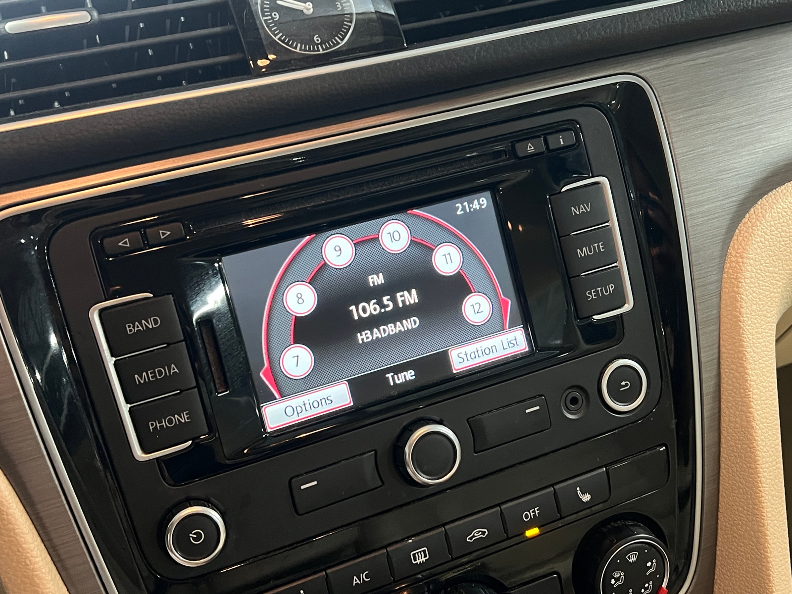 Thumbnail: 2014 Volkswagen Passat - 3