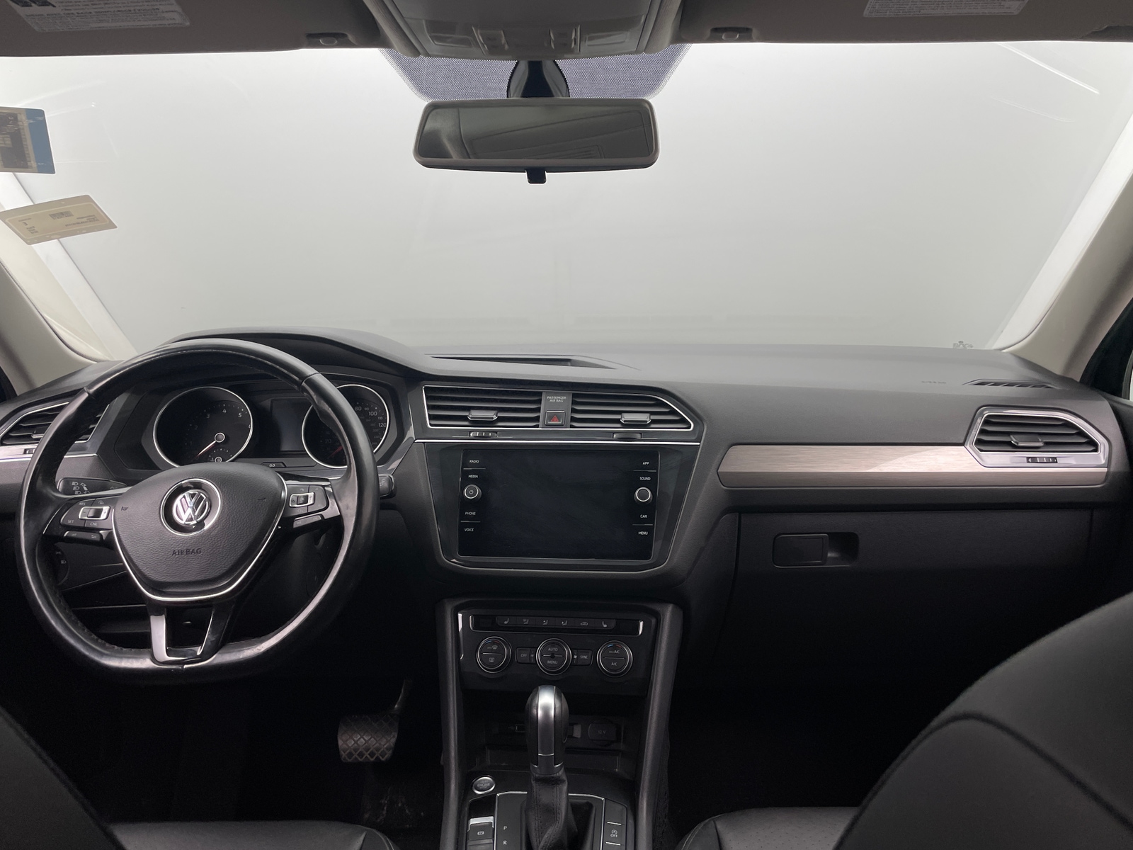 Thumbnail: 2018 Volkswagen Tiguan - 2