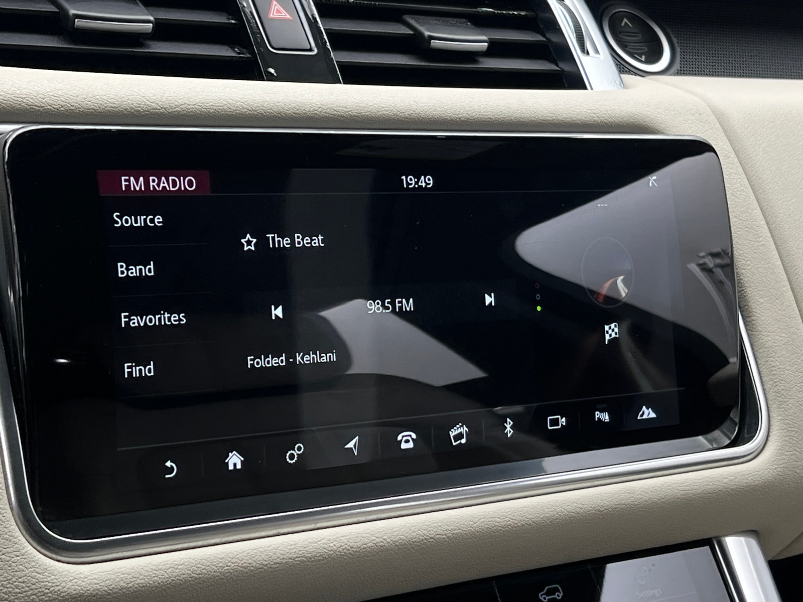 Thumbnail: 2020 Land Rover Range Rover Sport - 3