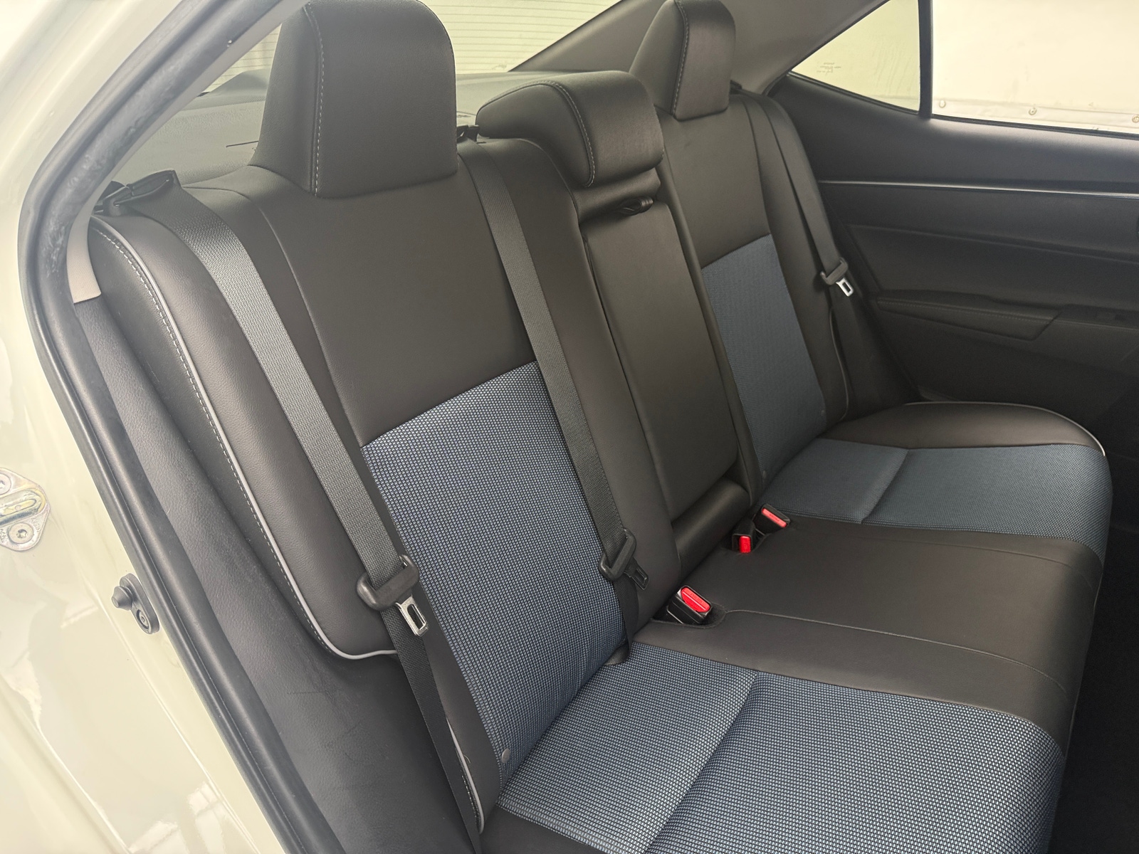Thumbnail: 2015 Toyota Corolla - 6