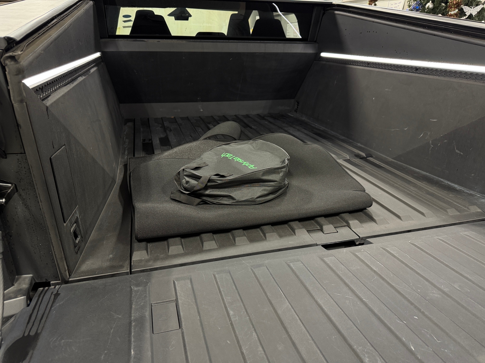 Thumbnail: 2024 Tesla Cybertruck - 6