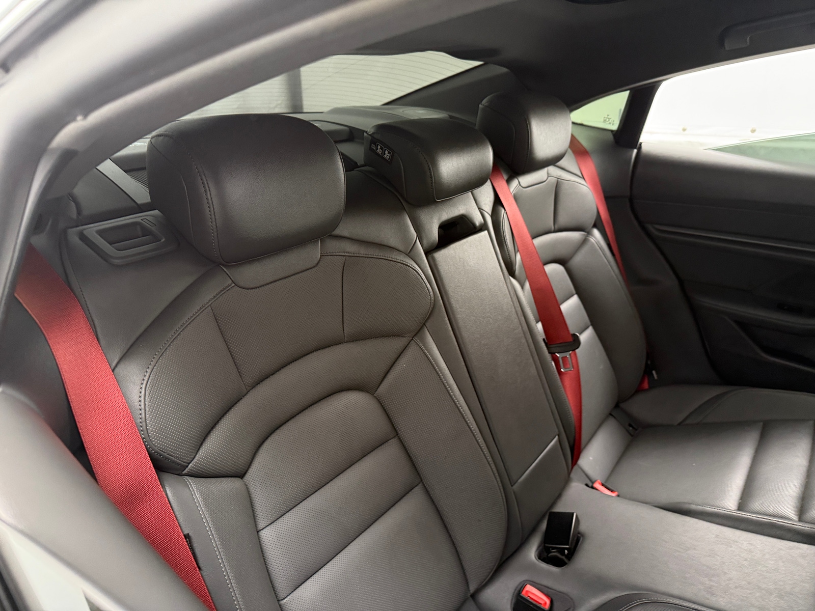 Thumbnail: 2020 Porsche Taycan - 5