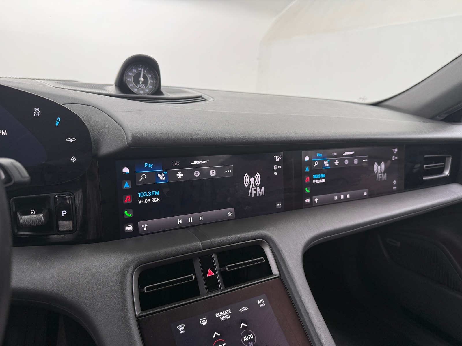 Thumbnail: 2020 Porsche Taycan - 3