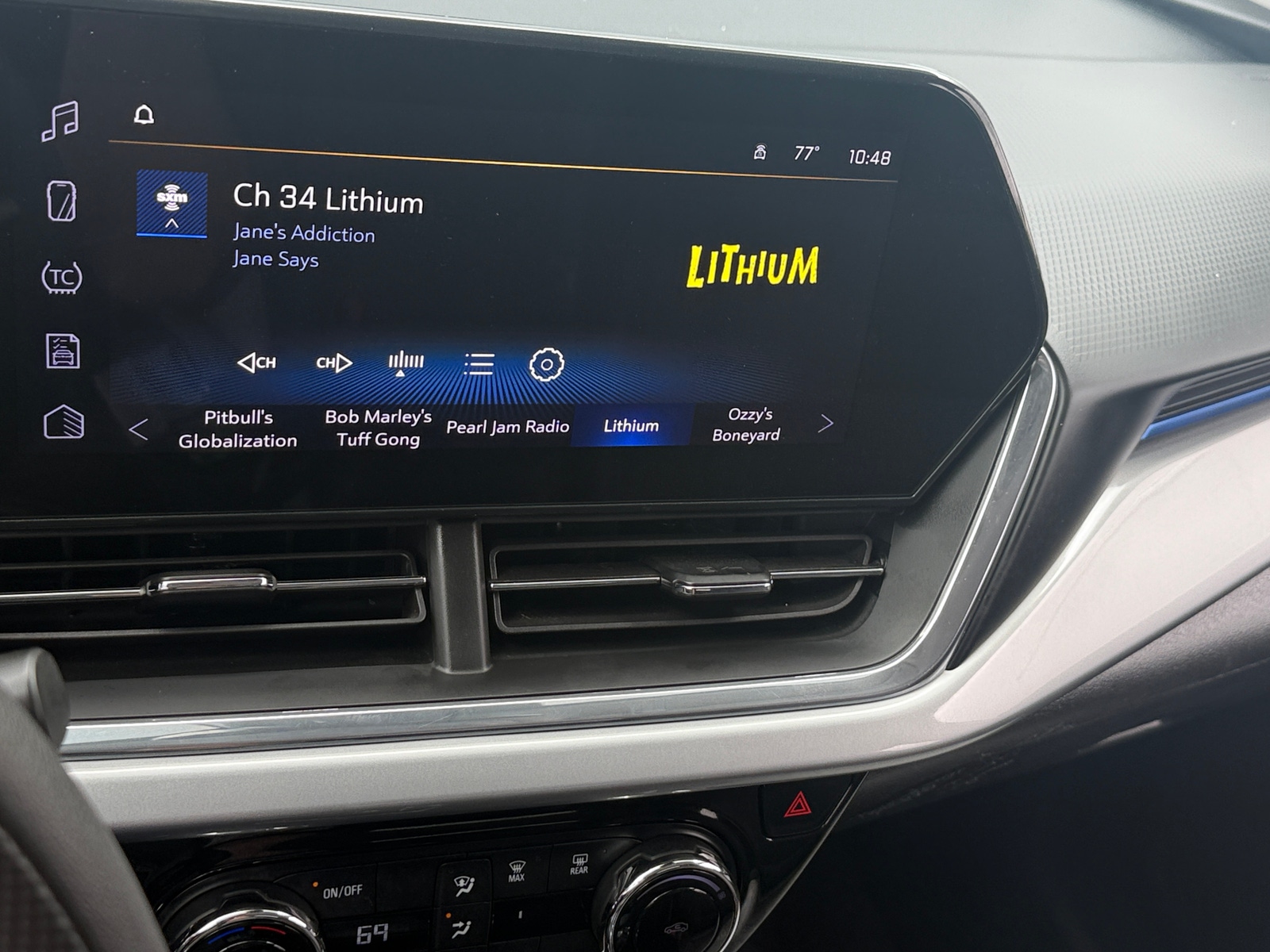 Thumbnail: 2025 Chevrolet Trax - 4