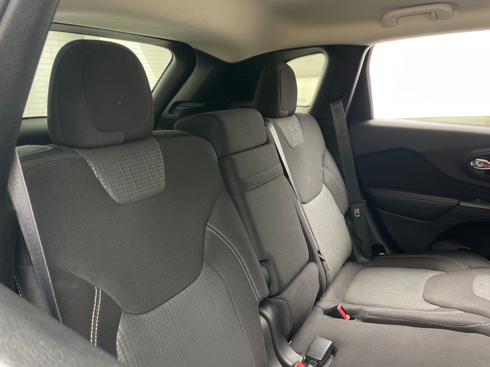 Thumbnail: 2015 Jeep Cherokee - 6