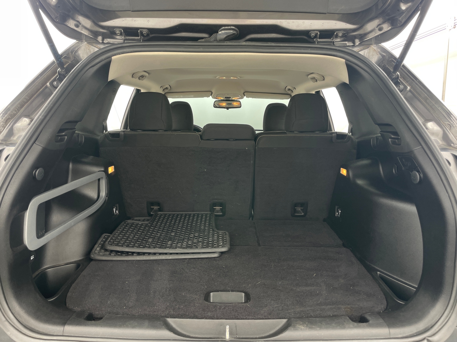 Thumbnail: 2015 Jeep Cherokee - 7