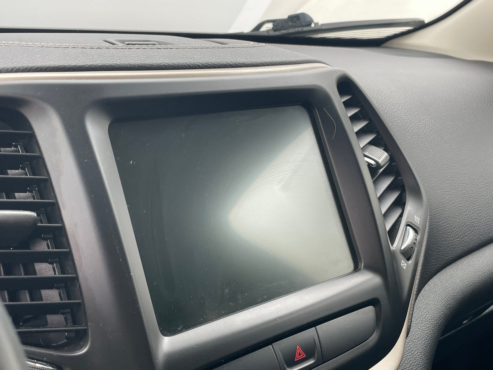 Thumbnail: 2015 Jeep Cherokee - 4